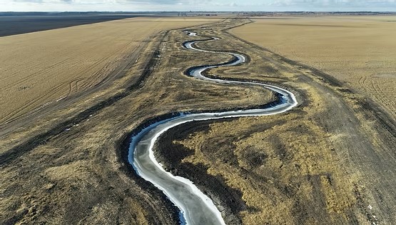 Pre-restoration condition of Lower Otter Tail River.
